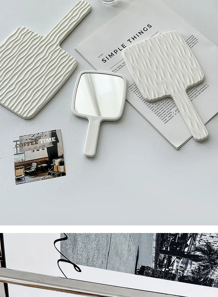 Portable Handheld Makeup Mirror – Modern Design