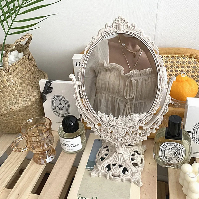 Floral Oval Handheld Mirror – Elegant Vintage Decor